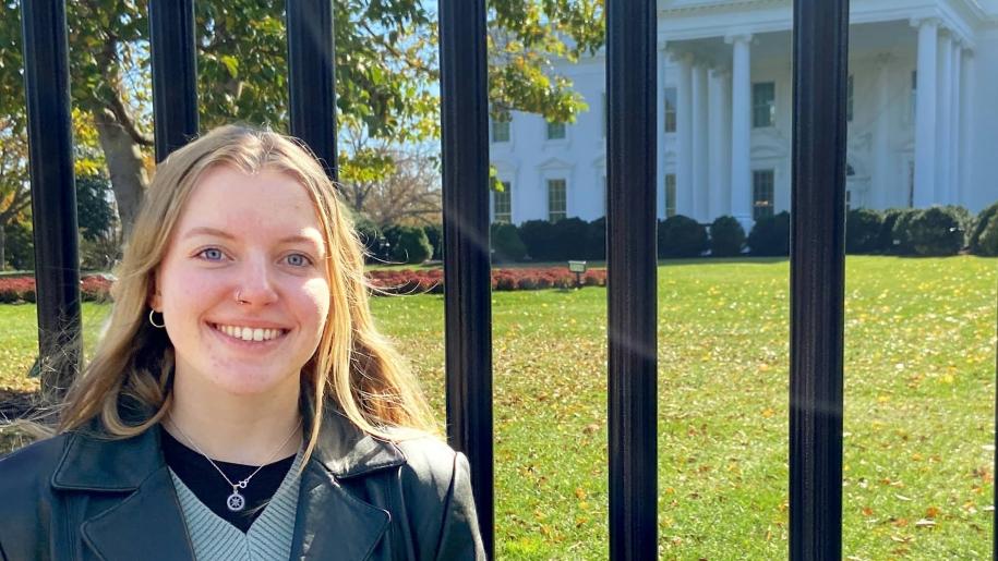 Gabrielle Walczak '24 posed in from of White House